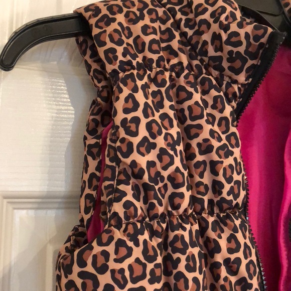*TODAY ONY SALE*Like new puffer vest-Tiger print - Picture 3 of 5